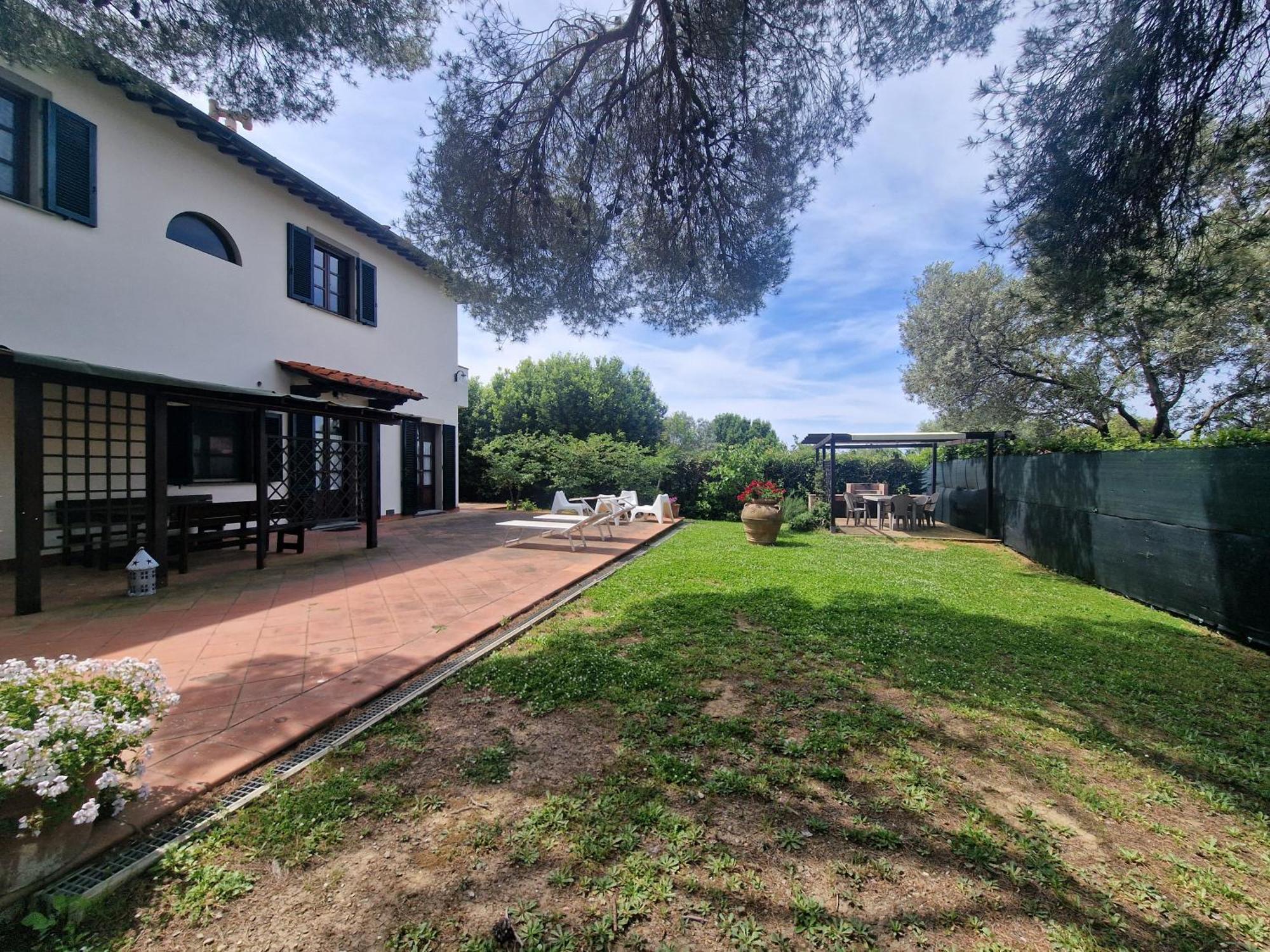 Campo Al Lupo Apartment Livorno Exterior photo